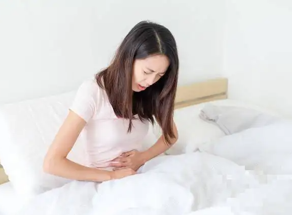 多囊卵巢綜合征的臨床癥狀有哪些？